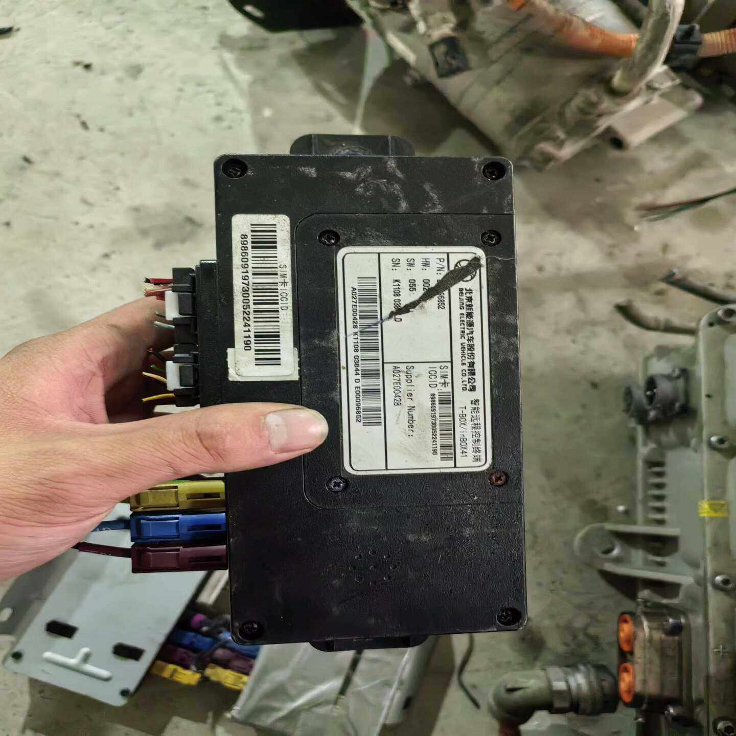 北汽EU5智能远程终端控制器，原装拆车件，型号E000968--议价商品