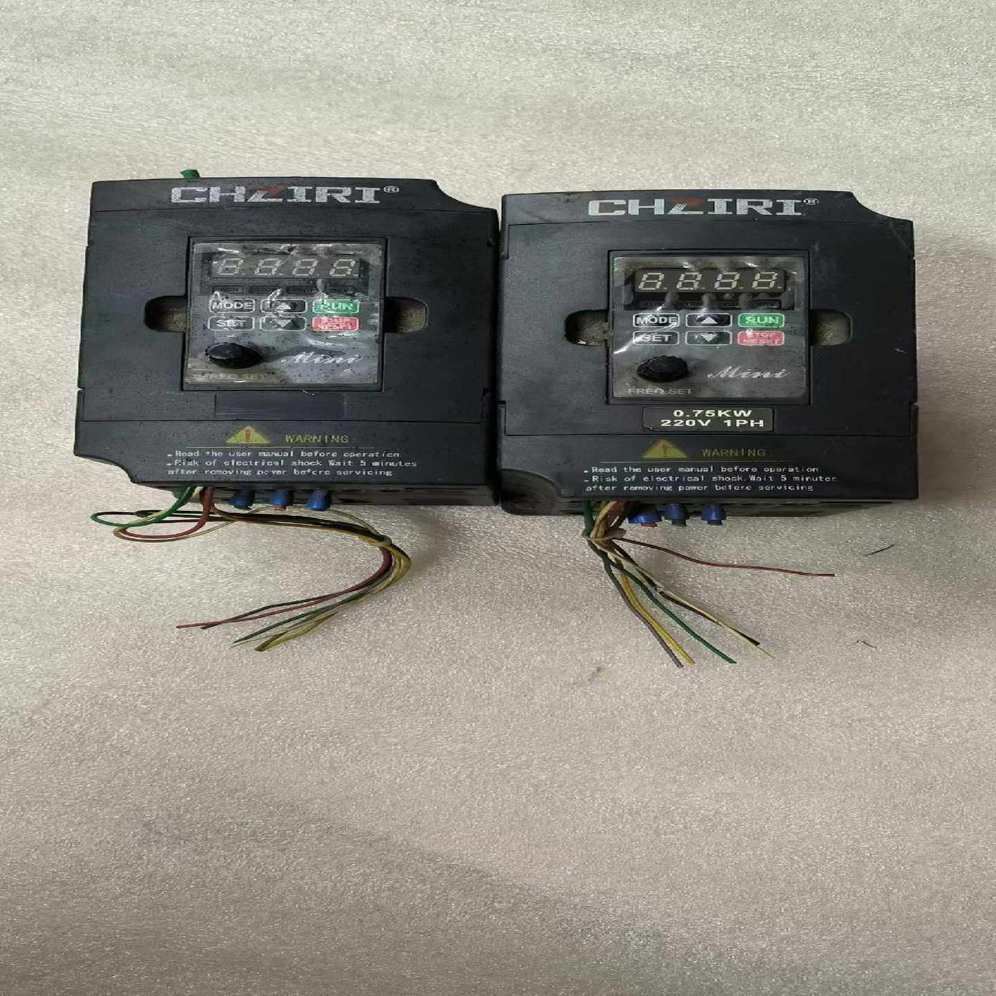 紫日变频器ZVF11-M0007S2拆机，0.75KW--议价商品