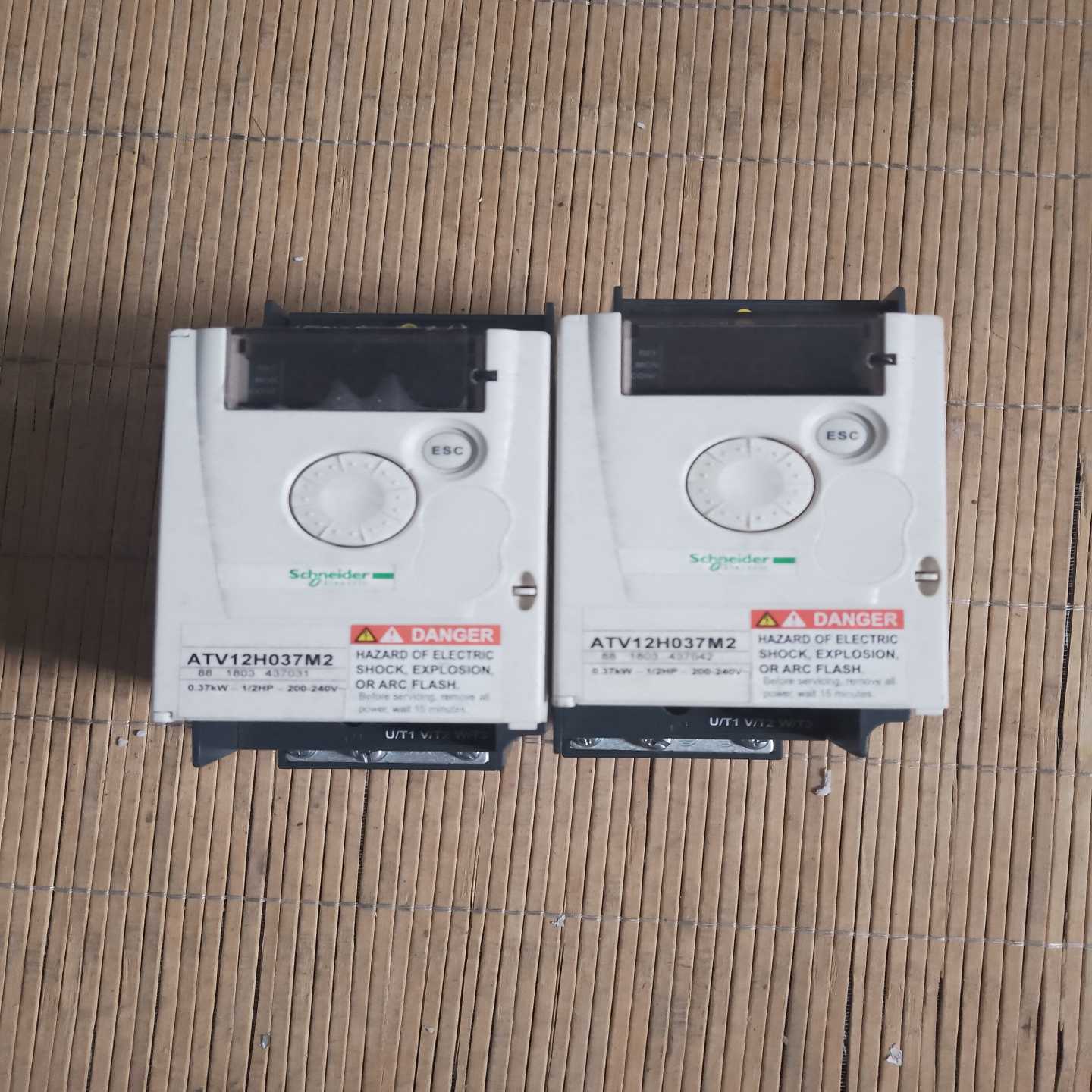 施耐德变频器370W单相输入ATV12H037M2，二手包好--议价商品