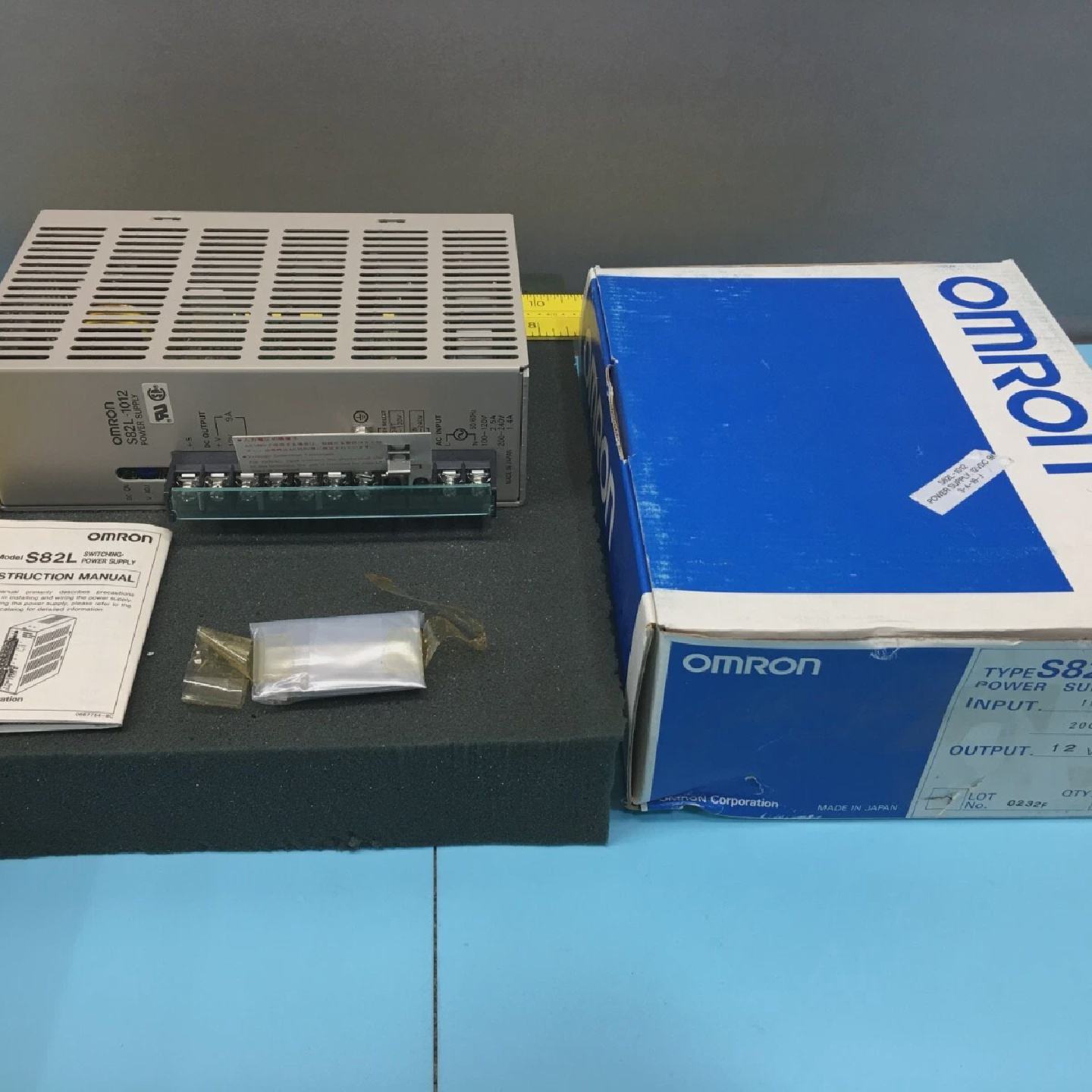 OMRON S82L1012 POWER SUPPLY INPUT 100120 VAC OUTPUT 200240 V - 实物图