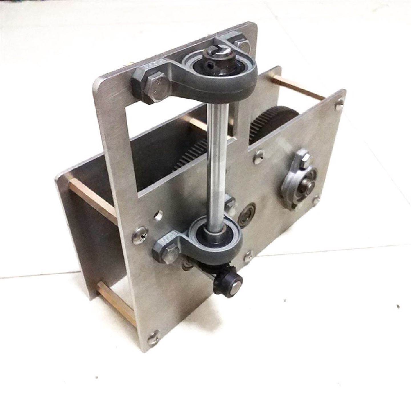 手摇发电机增速齿轮箱风力水力90度垂直传动变速箱减速箱组可定做