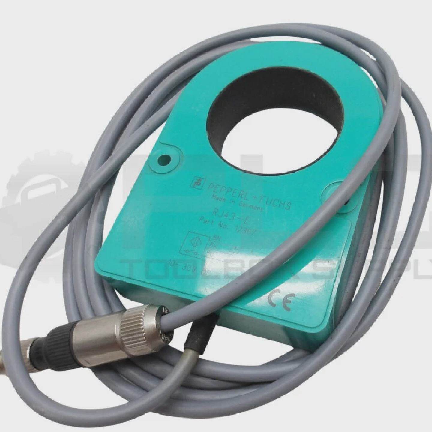 Nuovo PEPPERL  FUCHS RJ43E Sensore Induttivo 1030V - 实物图