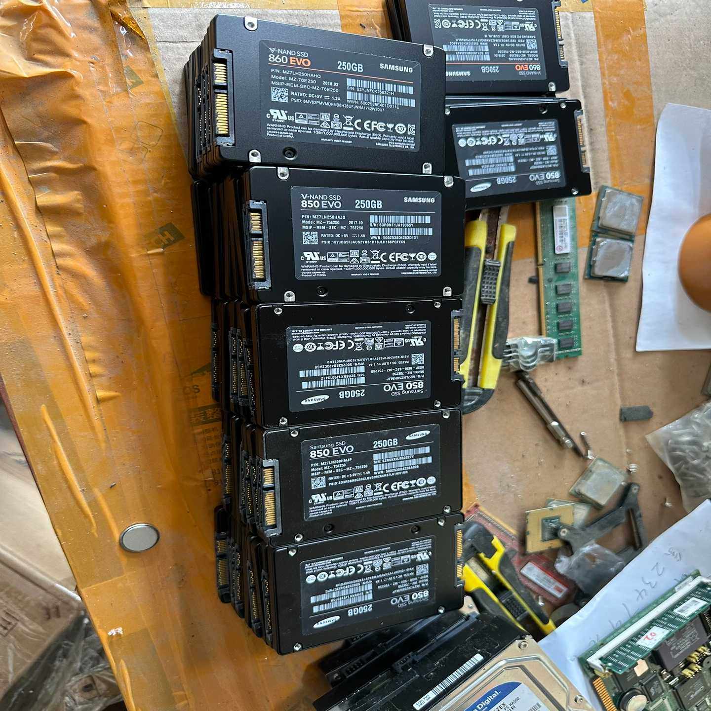 三星固态硬盘，850EVO与860EVO 256GB共55个一议价商品