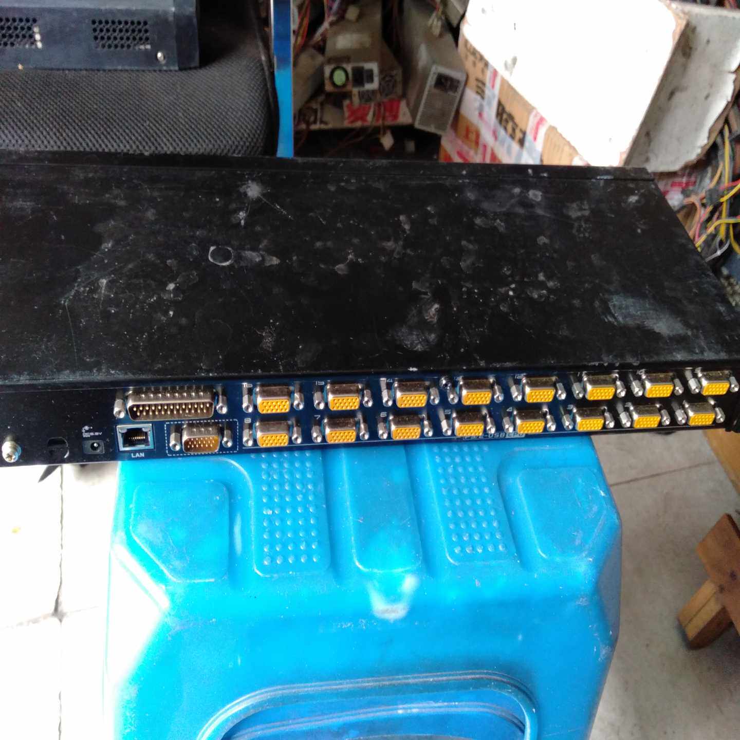 16口USB/PS2机架式KVM切换器。CS-1716I【询价】
