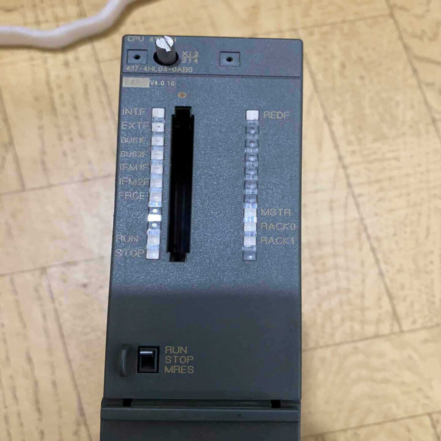 417-4HL04-0AB0。无破损划痕。已进行冗余适用