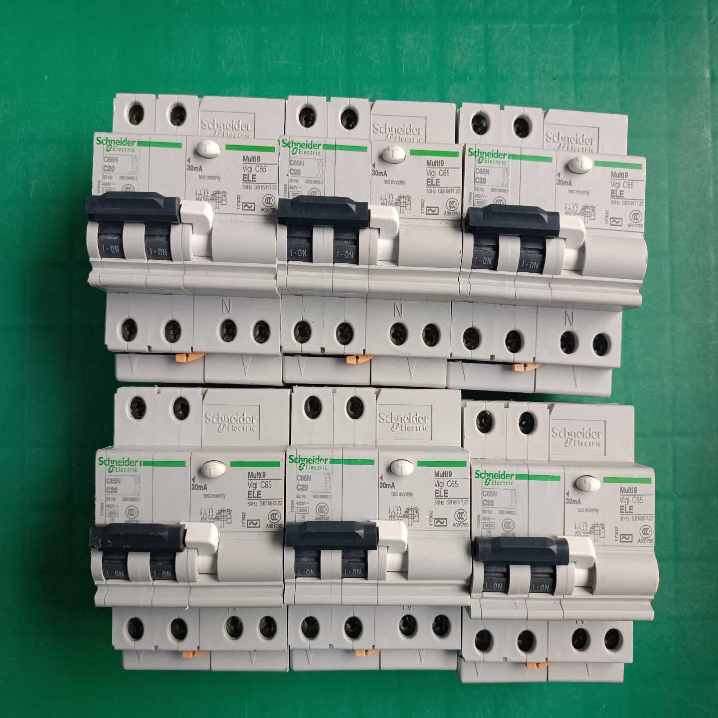 议m价施耐德C65N系列漏电保护器2PC20A漏电断路器现货/维修