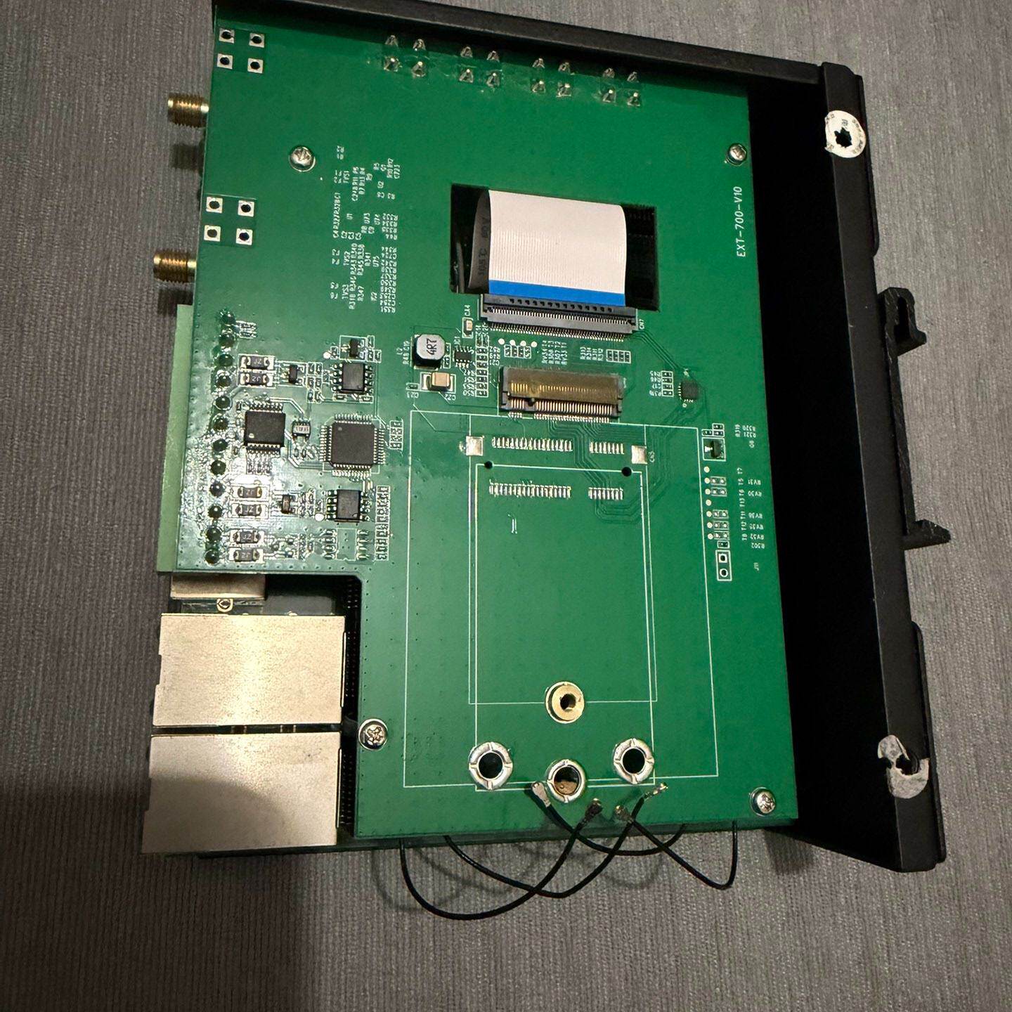 5G cpe 工业路由器 原型号为中微普业X514。接网线可以做普通Wi-F