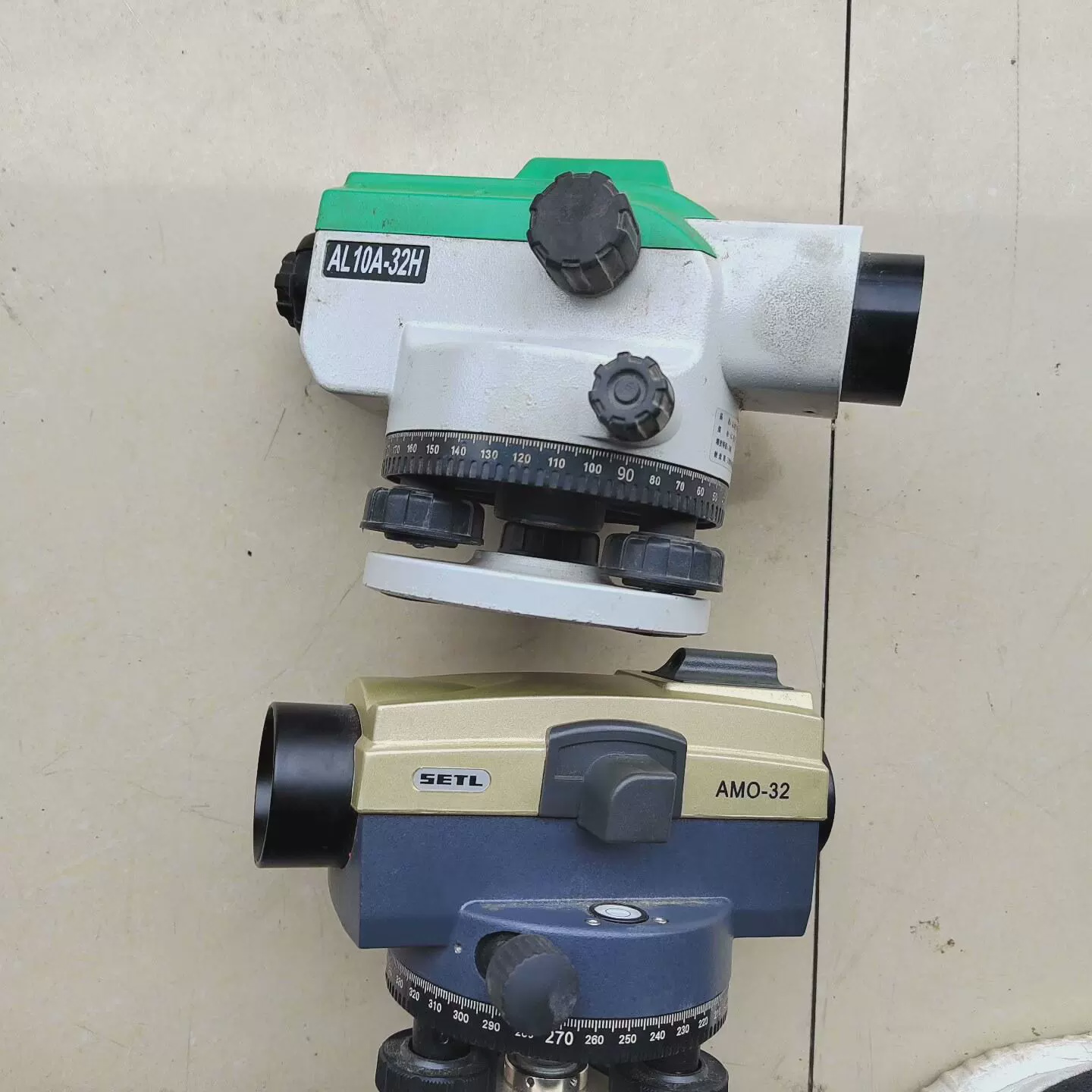 SETL水平仪AMO-32AL10A-32H各一台实物拍