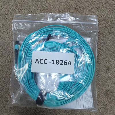 【议价】US CONEC高密度多模光纤跳线3m 24ch MTP F