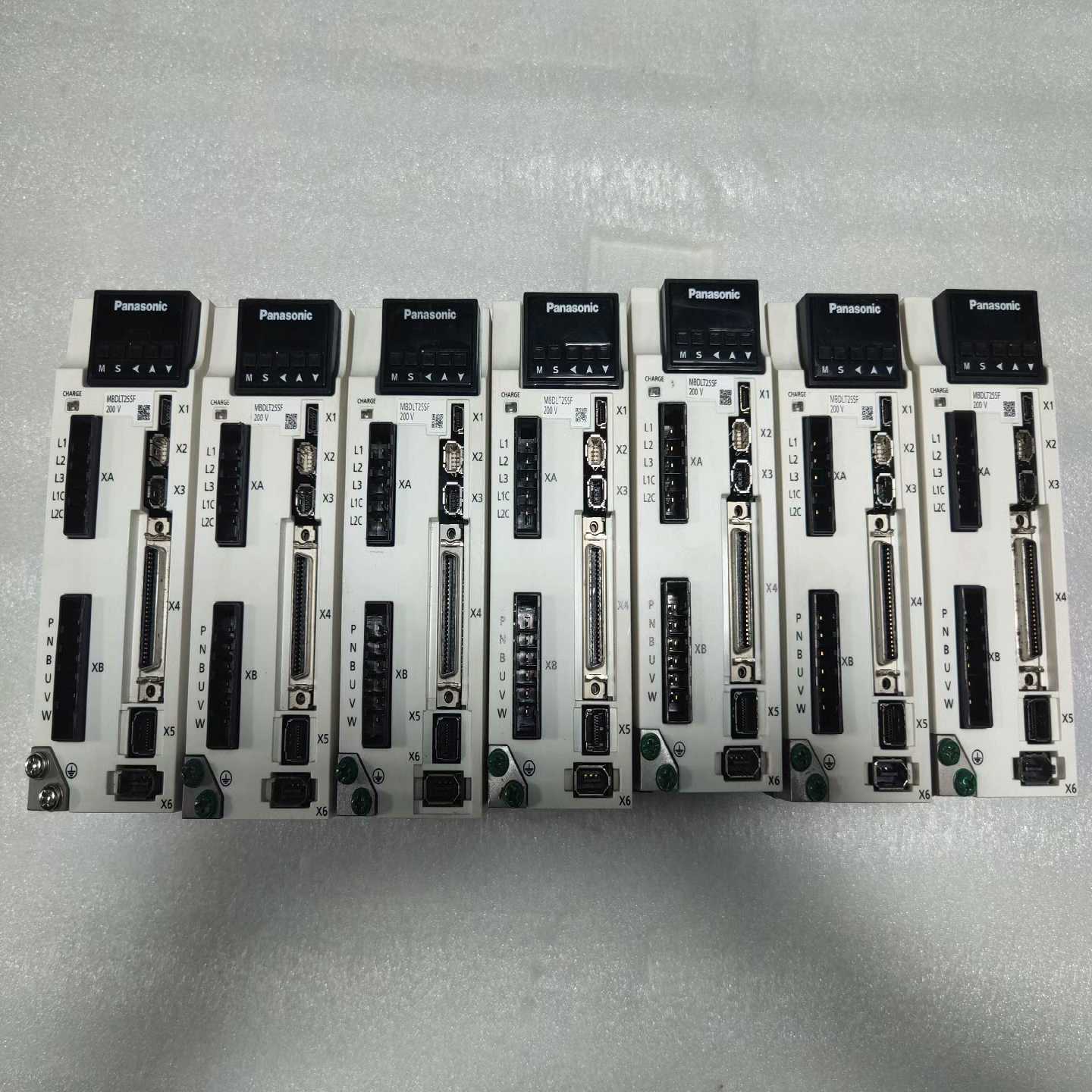 松下A6伺服驱动器，400w，驱动器型号：MBDLT25SF