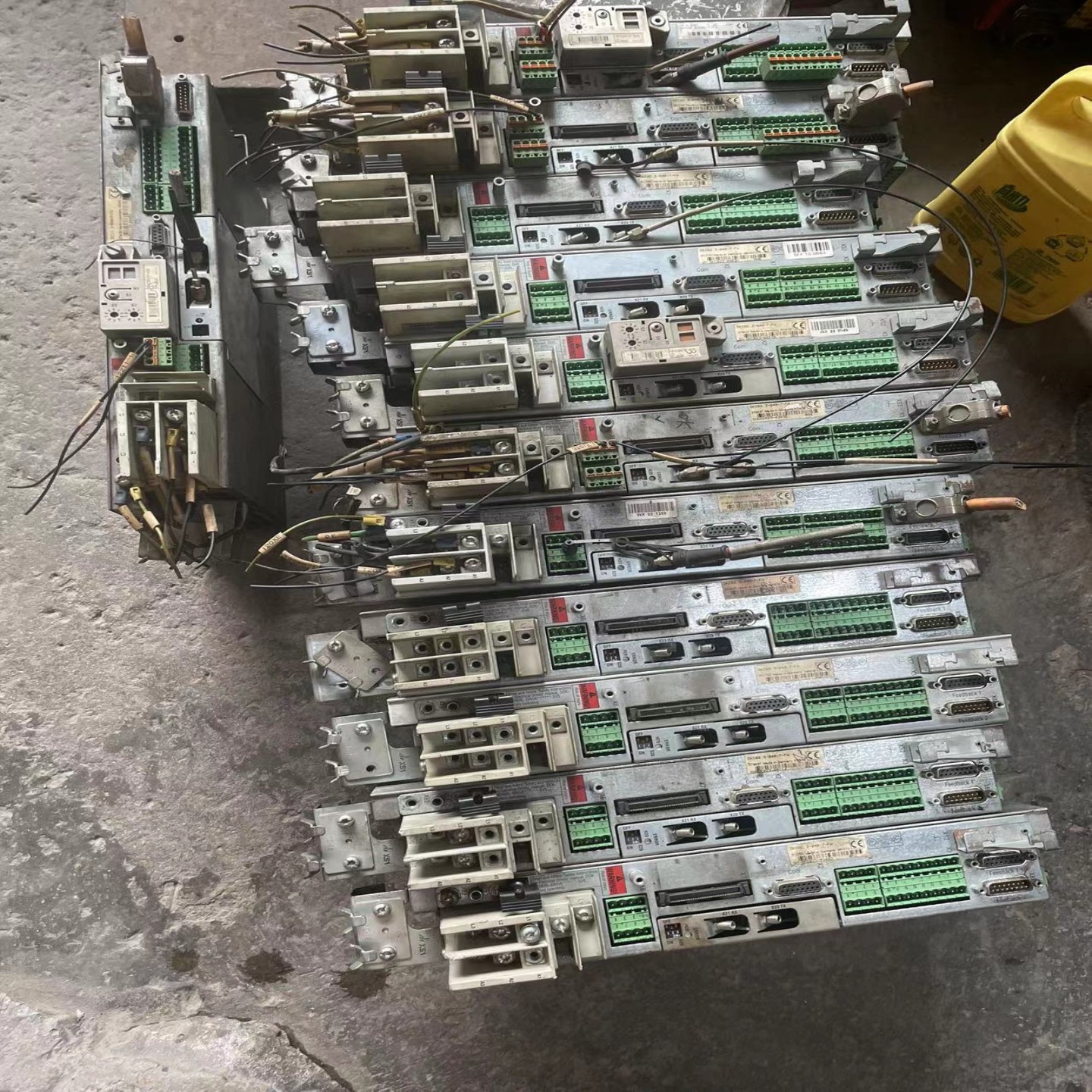 驱动器货有14台，议价购买DKC2.3-0