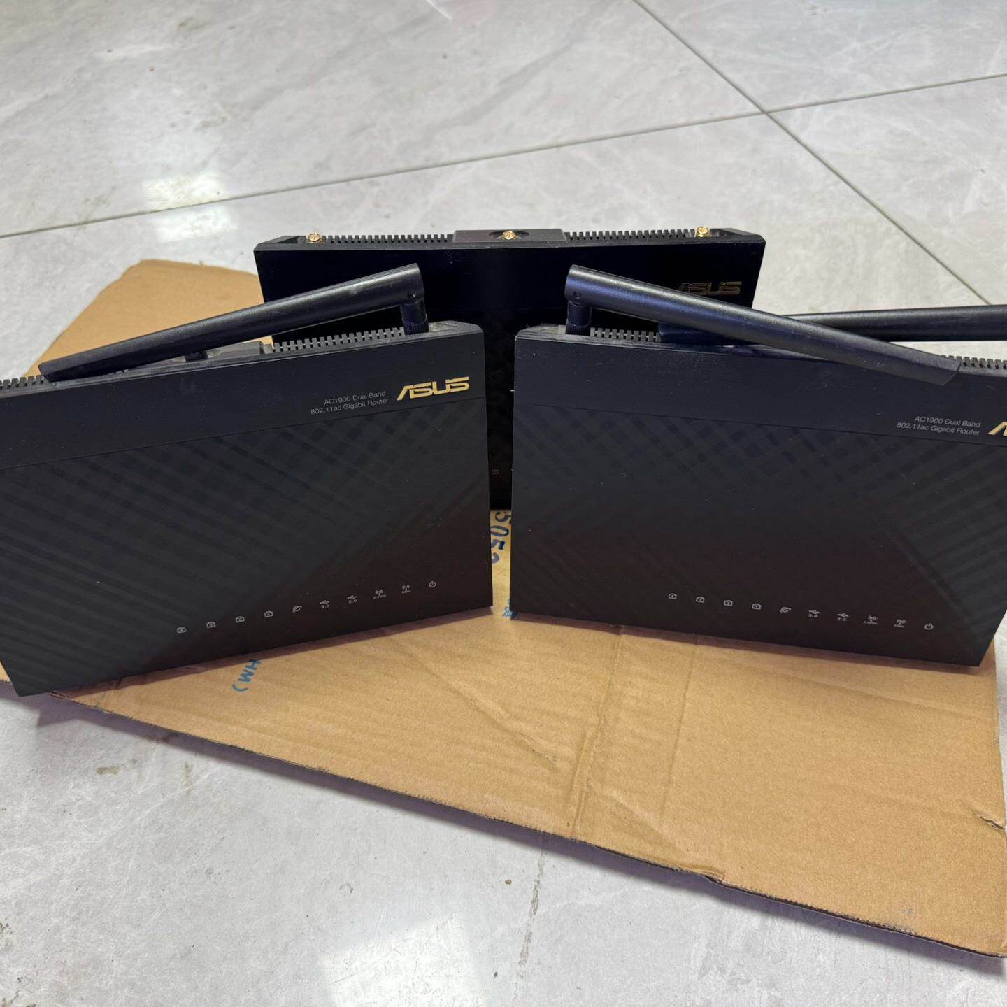 华硕RT-AC68U AC1900双频无线路由器，支持AiM esh组网，2.4G/5G