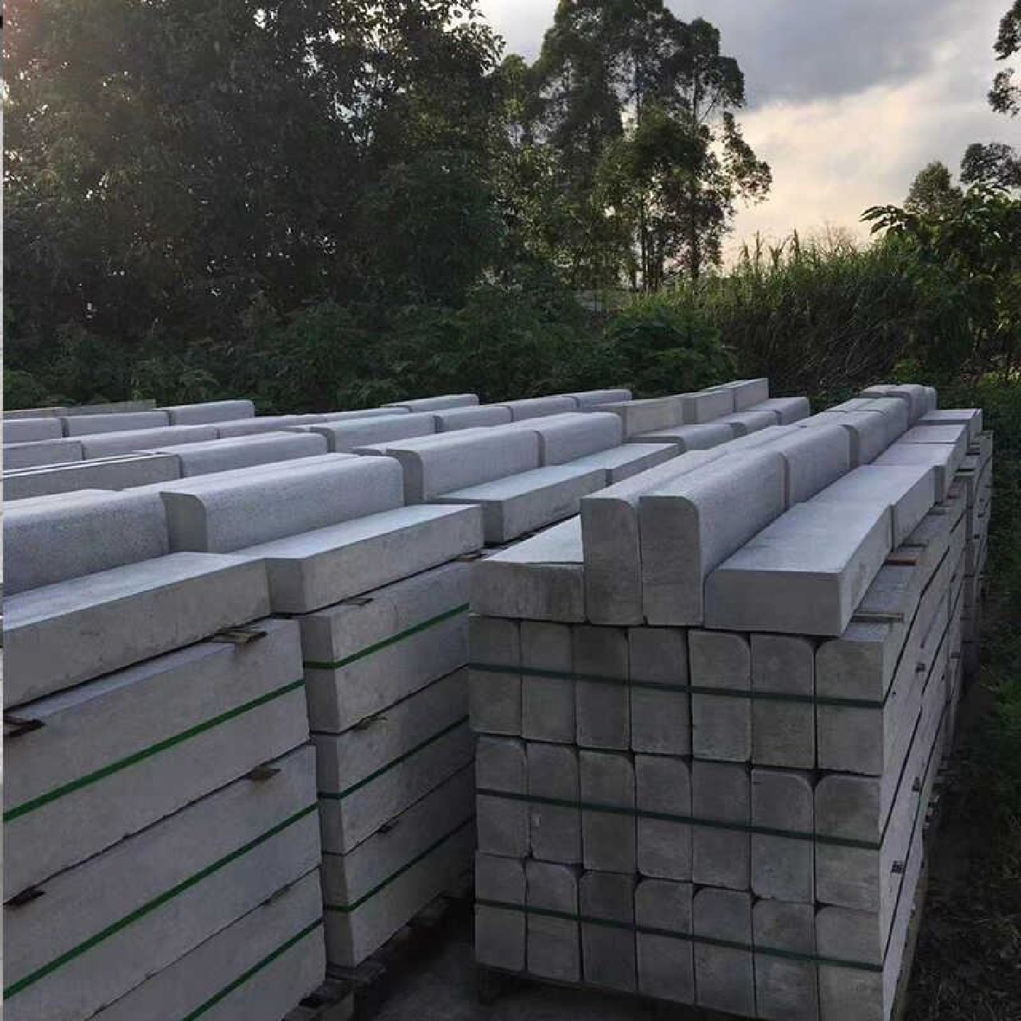 天然花岗岩石材路沿石黄金麻荔枝面芝麻灰火烧板别墅庭院地砖广场,基础建材,基础材料,淘宝优惠券,粉丝福利购,淘宝优惠卷