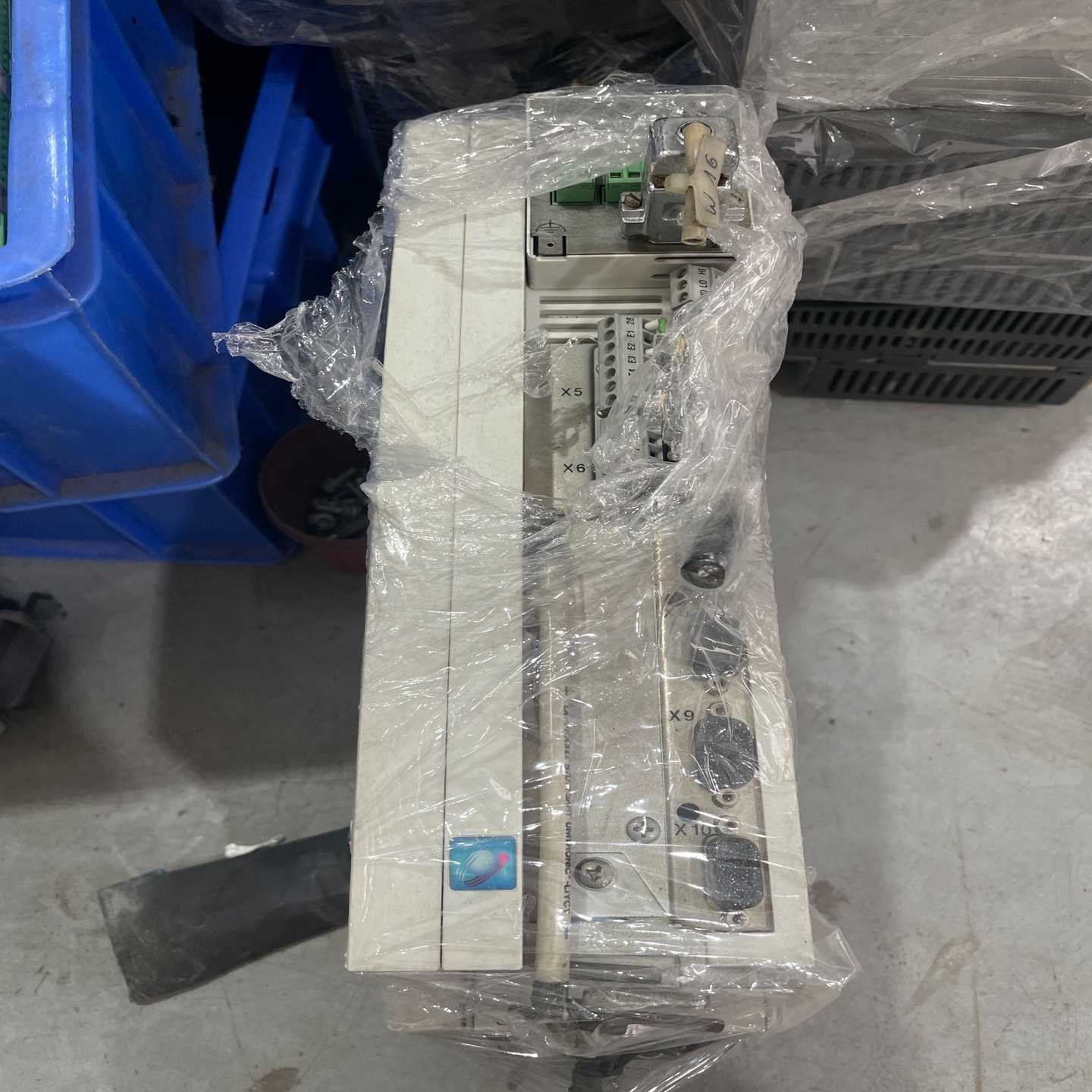 咨询-伦茨驱动器EVS9323-ES，成色好，功能