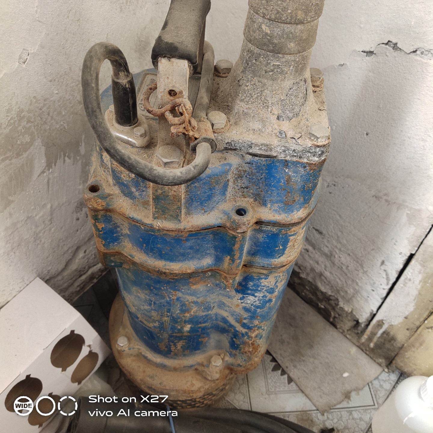 原装鹤见水泵，工作正常，成色， 自己换线，1—议价