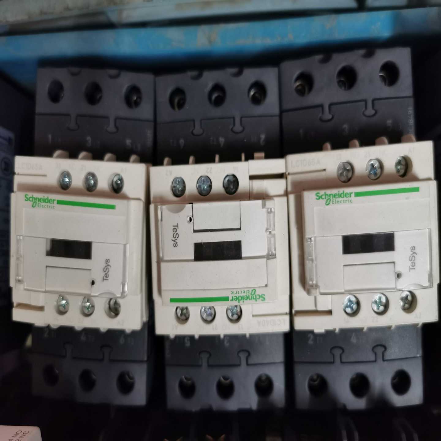 施耐德LC1D65A成色如图--议价商品