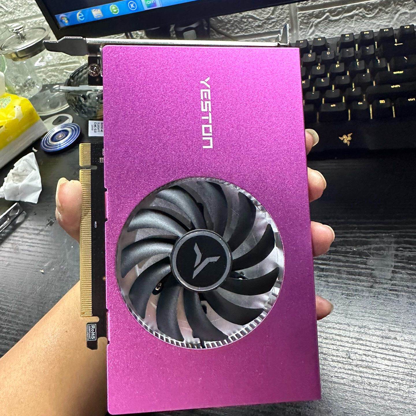 盈通RX550-4G显存4HDMI专业多屏显卡议价