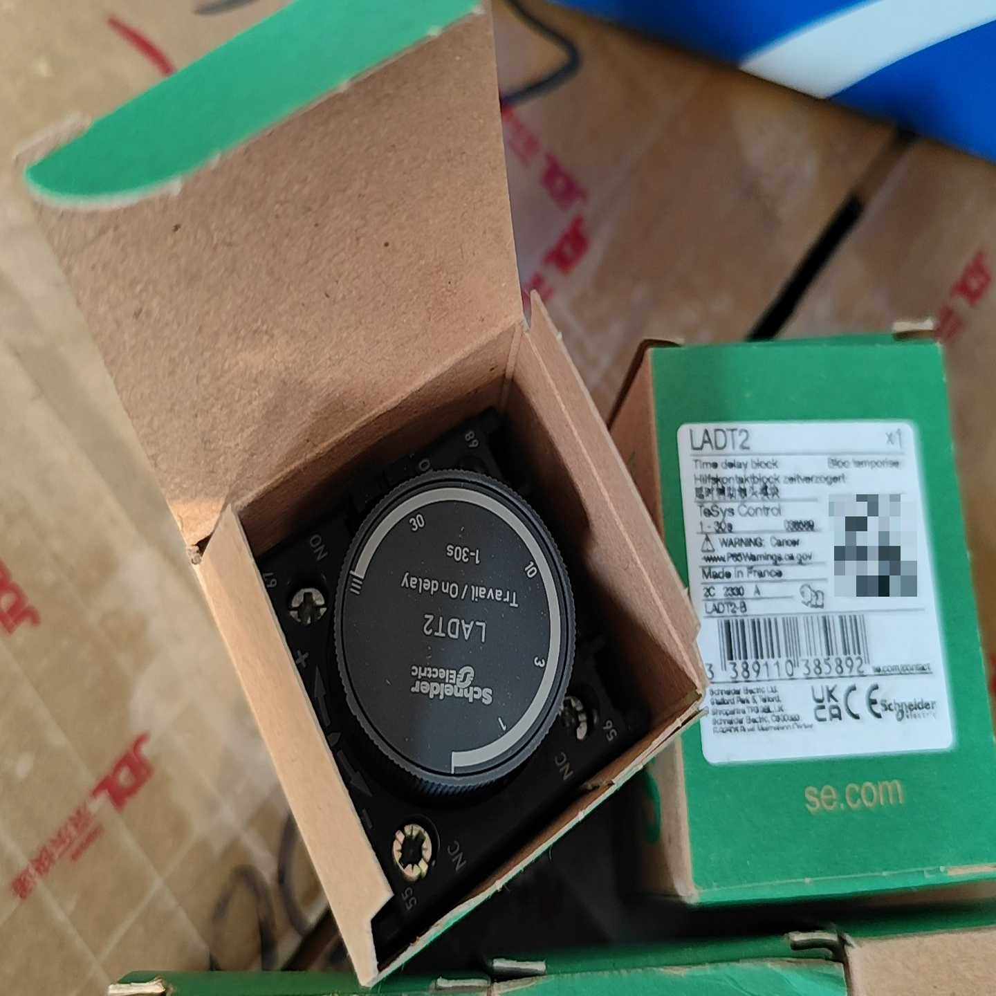 议价施耐德LC1D接触器延时模块LADT2，全新正品原包装，黑色