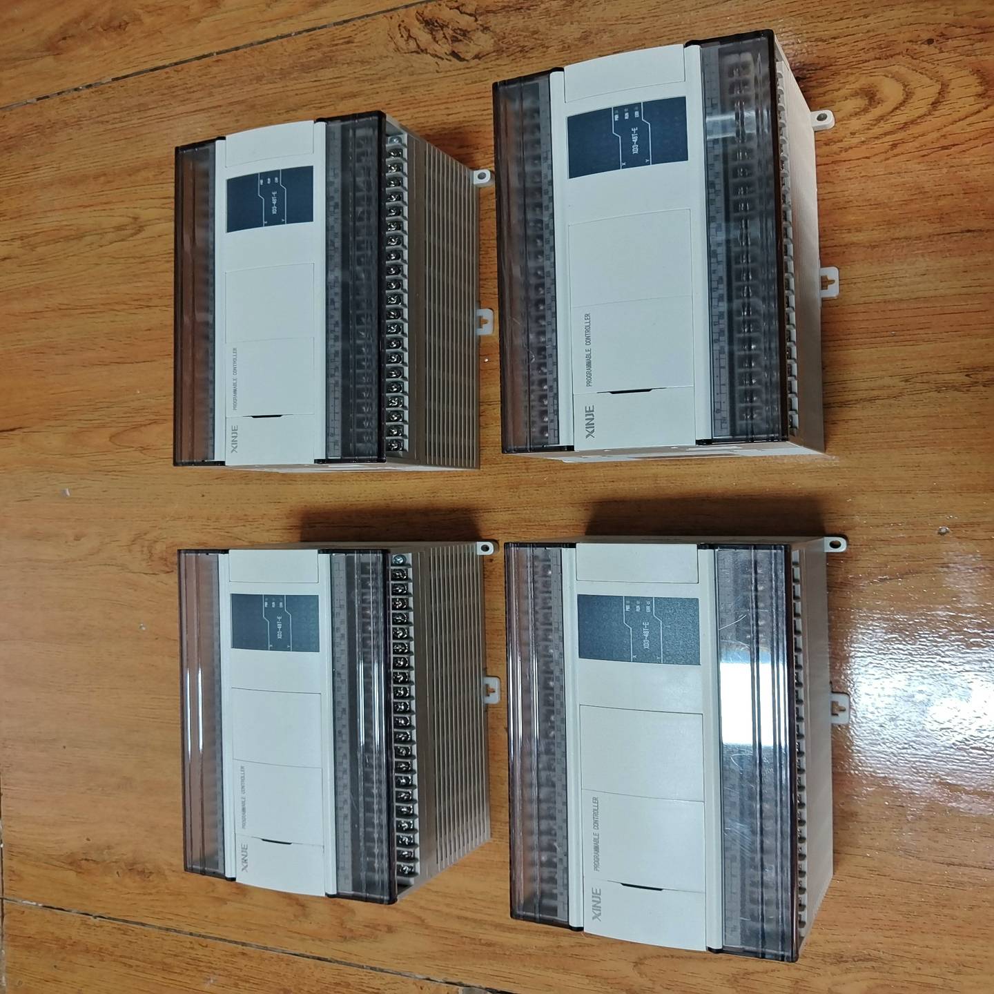 信捷PLCXD3-48T-E，功能正常，成色为实图询价