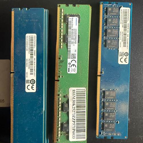 18条 三星原装DDR4内存条 4g 2400t频率议价