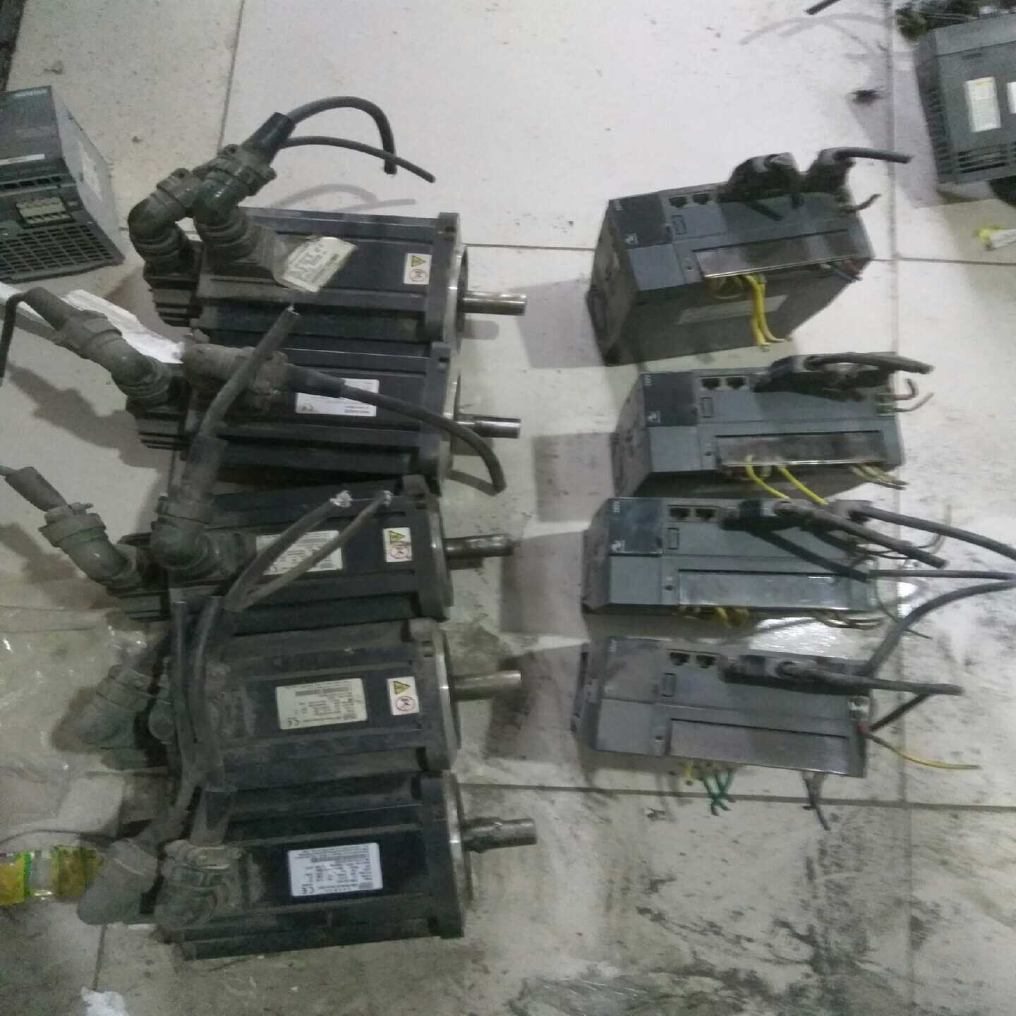 汇川伺服驱动器电机设备东西如图成色一般吧，驱动器IS询价