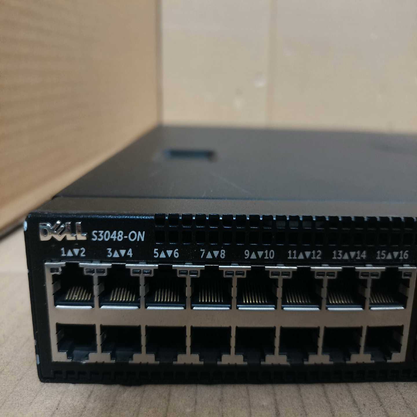 议价带万兆交换机048-O交换机。单电源。测试适用