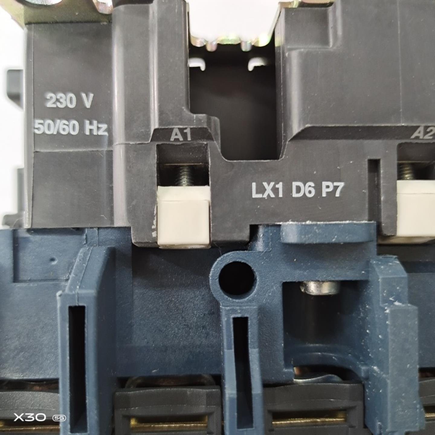 TeSys F接触器线圈 F185 F225 220V 40…400HZ  LX1FG220