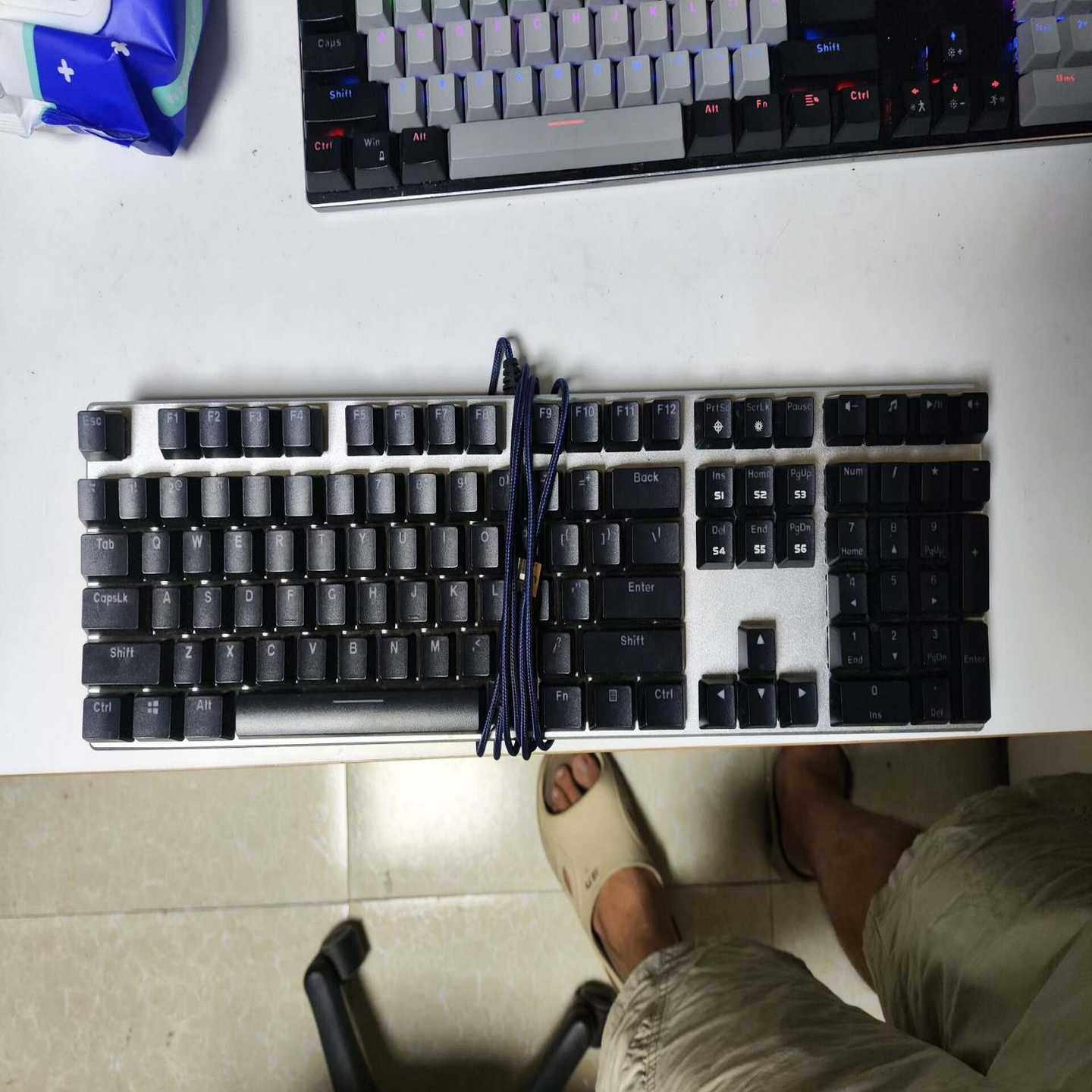 议价达尔优108键 机械键盘，黑轴。没任何问题