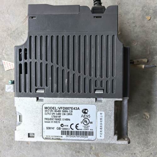 台达VFD007E43A变频器，正常上面没有面板实物-询价