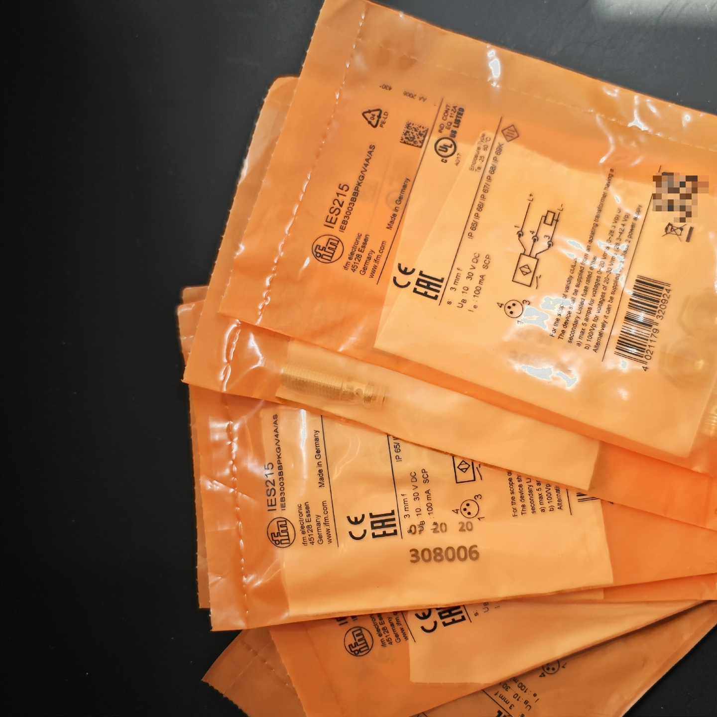 德国IFM易福门IES215电感式接近开关传感器IE~询价