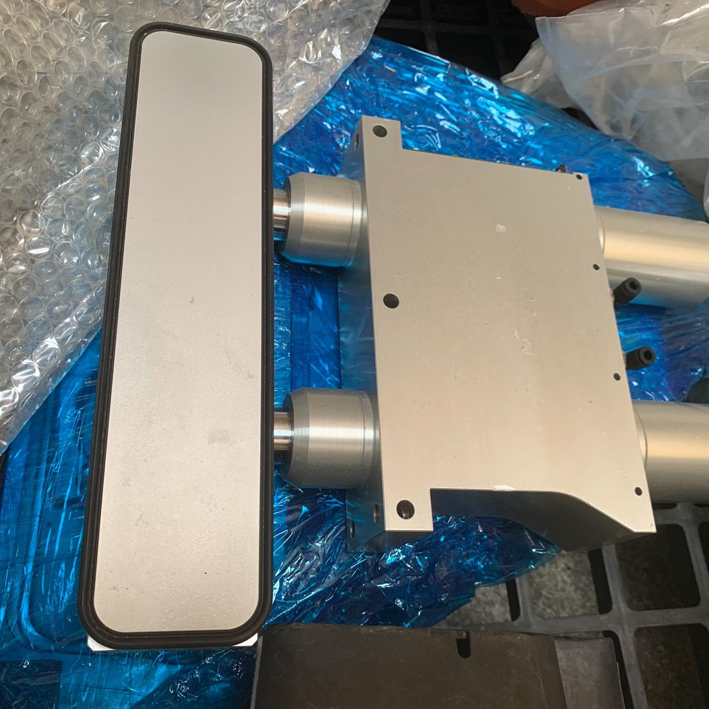 议价--VAT门缝阀,型号07512-UA24,瑞士制造,品质保证。