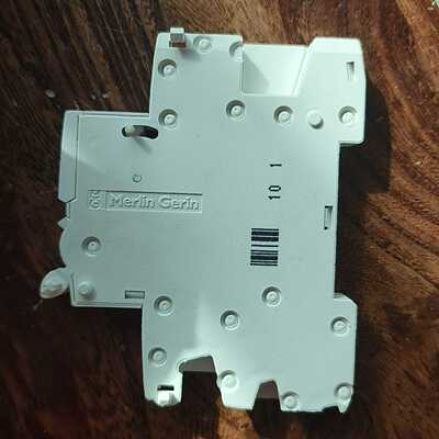 议价全新正品施耐德断路器附件A9A26924