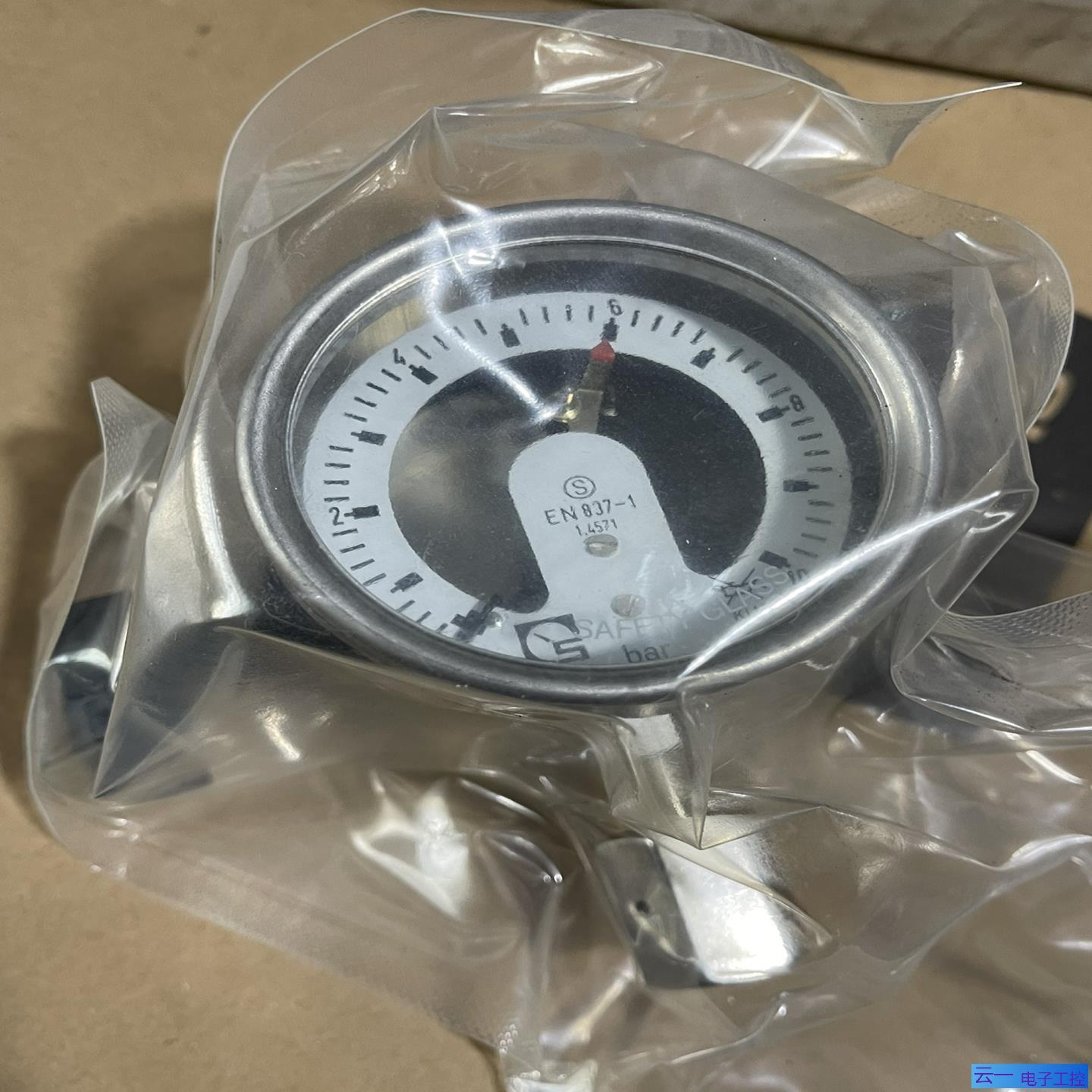 RENA电接点压力表RSCh63-3  接口14Vcr 全；议价