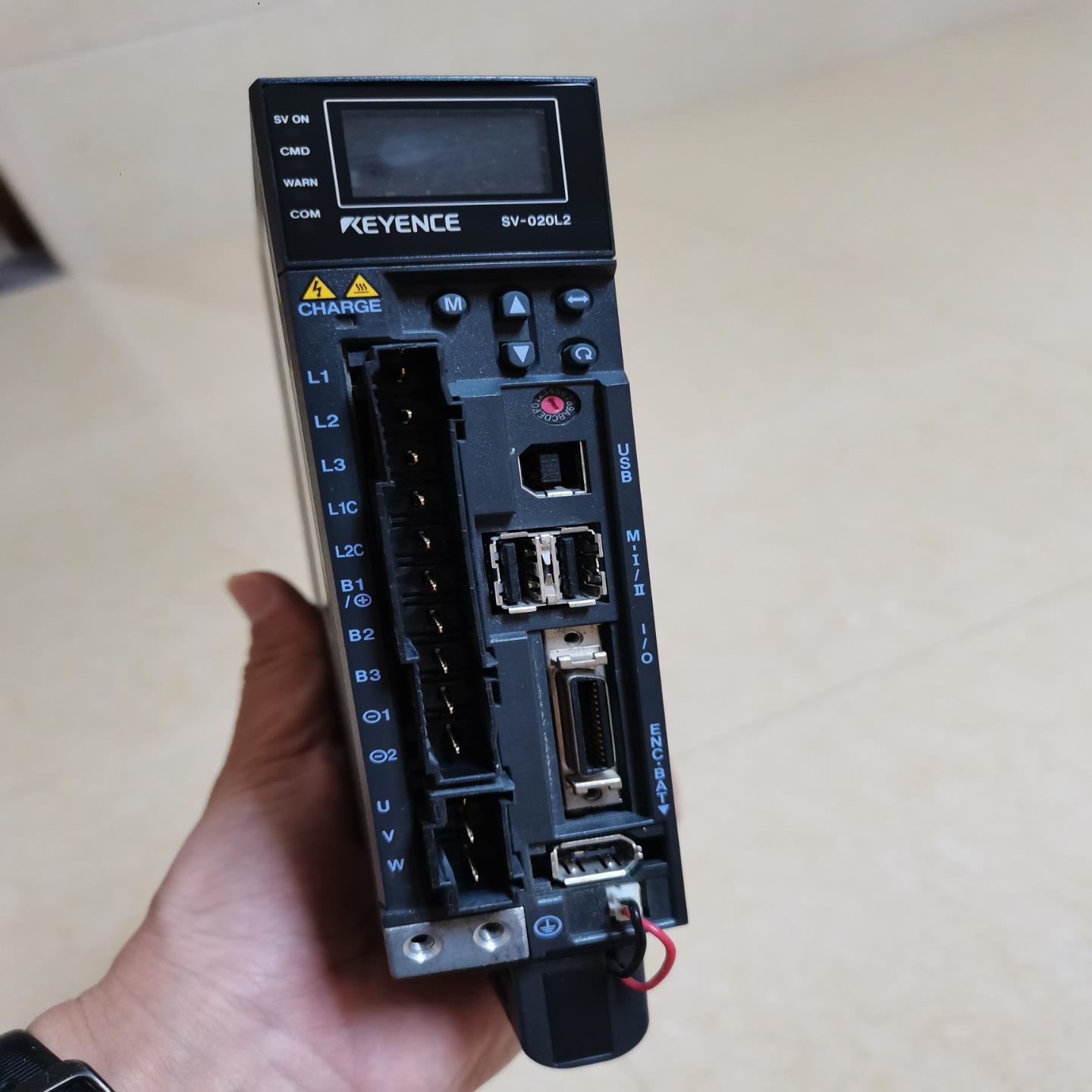 KEYENCE伺服驱动器SV-020L2--议价商品