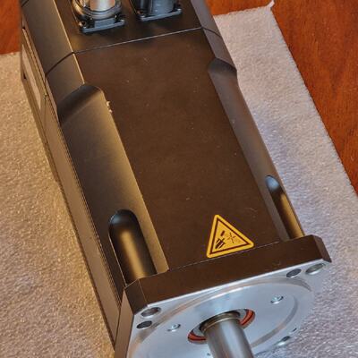 Servo motor LUST LST DRIVES LST097330560T1G6.1S 5.3Nm 3000rp