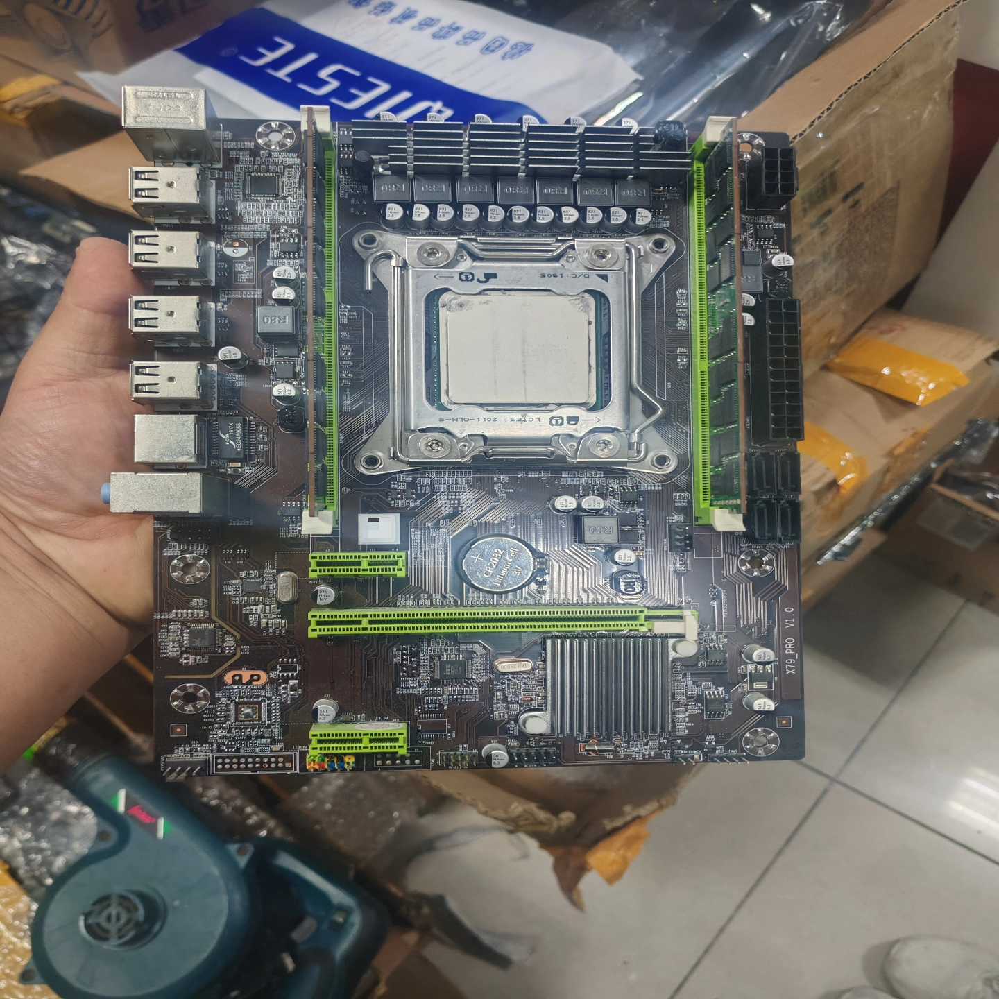 E52689CPU华南X79套装带两根金士--议价商品