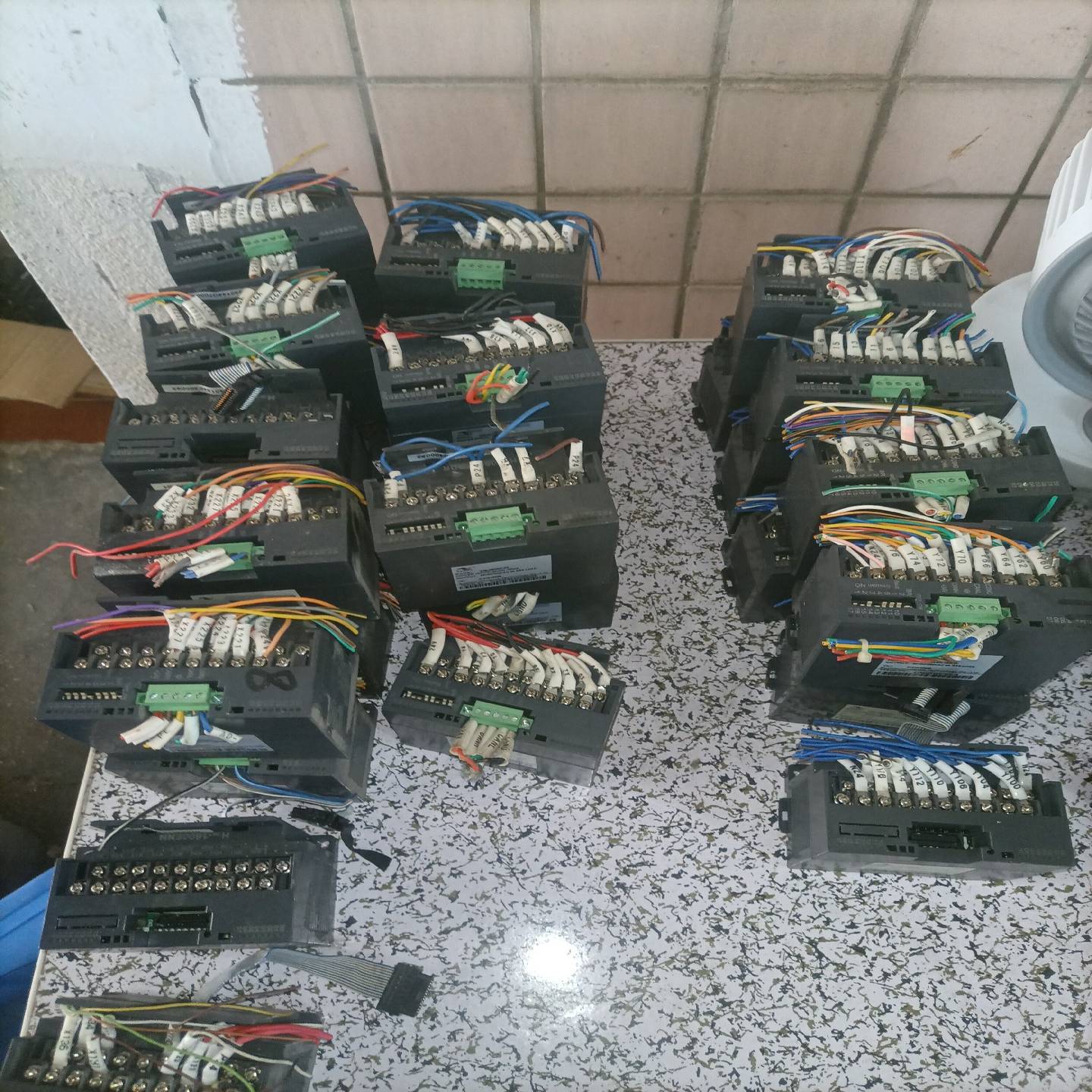 汇川模块H2U-1600有12个，H2U-0808有7个，H~询价