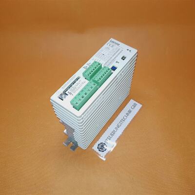 Inverter Frequenza Lenze Tipo EVF8202EV002  33.8202E.2C.11.V