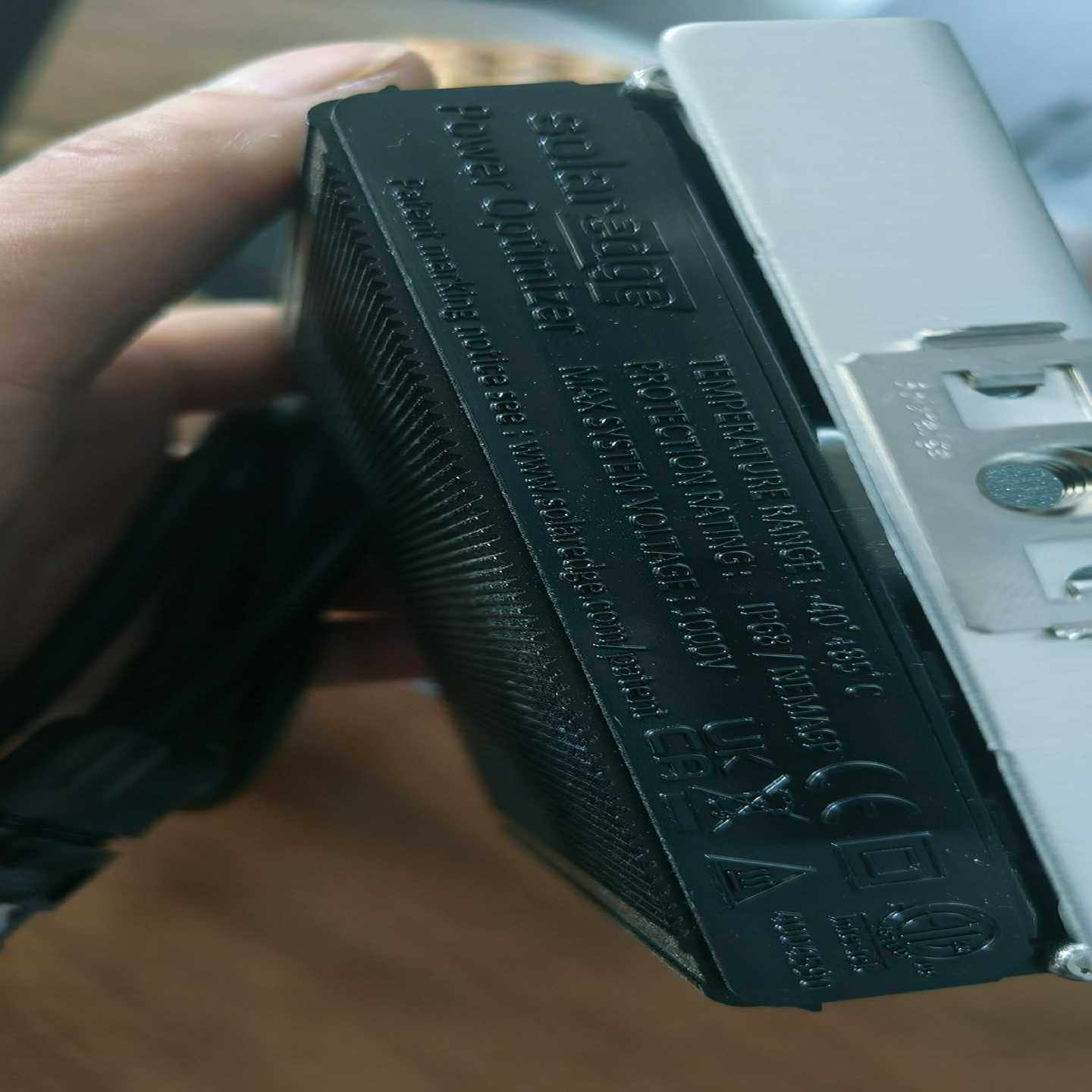 议价Solaredge光伏优化器440W需要的联系，单价