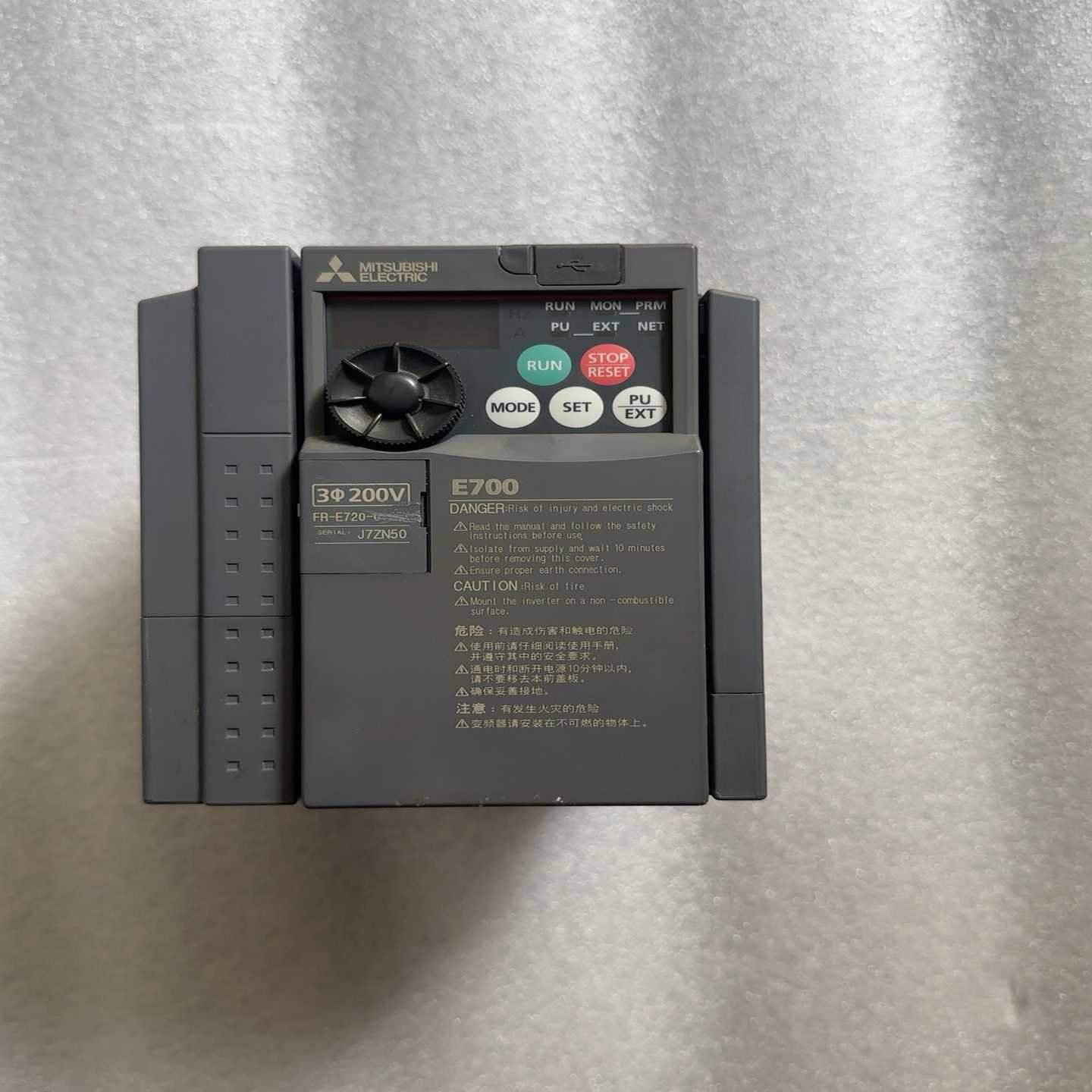 议价FR-E720-2.2K，三菱变频器，功能包好，实物拍摄，运