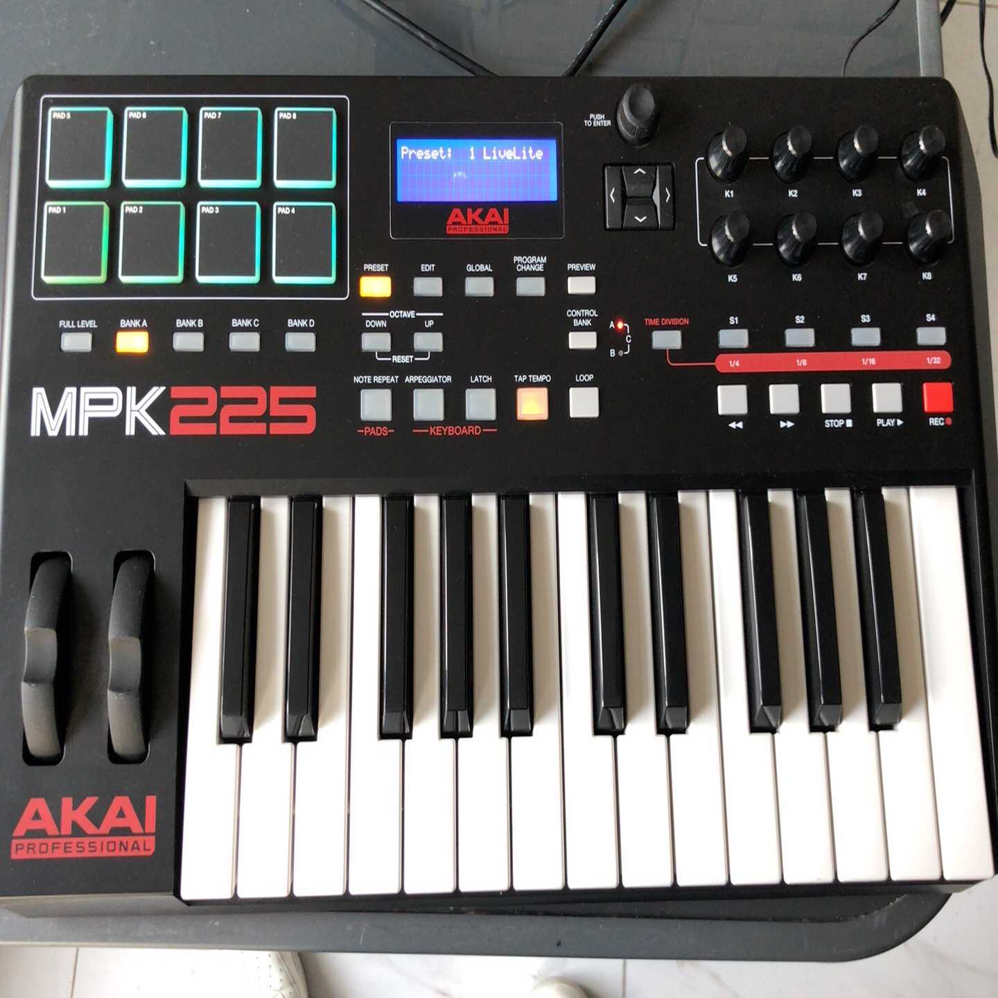 AKAI专业MPK225MIDI键盘控制器--议价商品