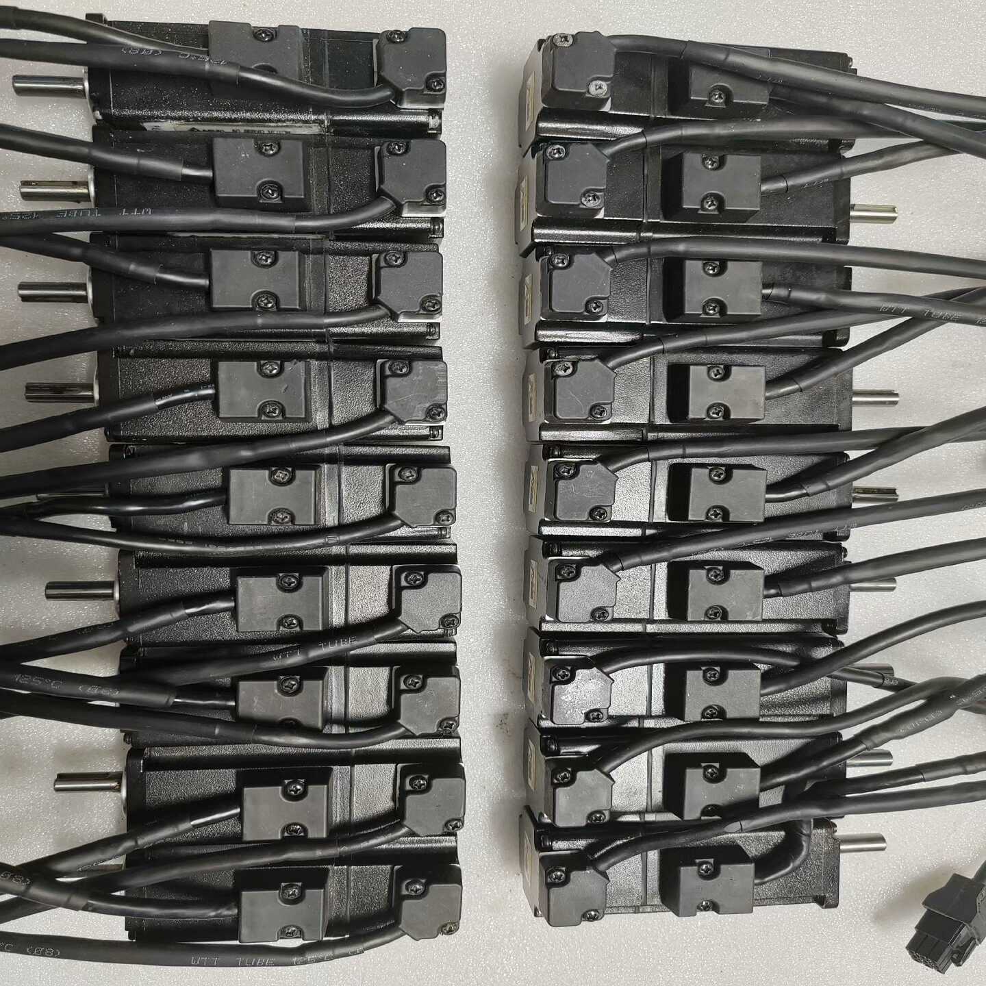 ECMA-C20401GS，台达伺服电机100w，配套驱动器