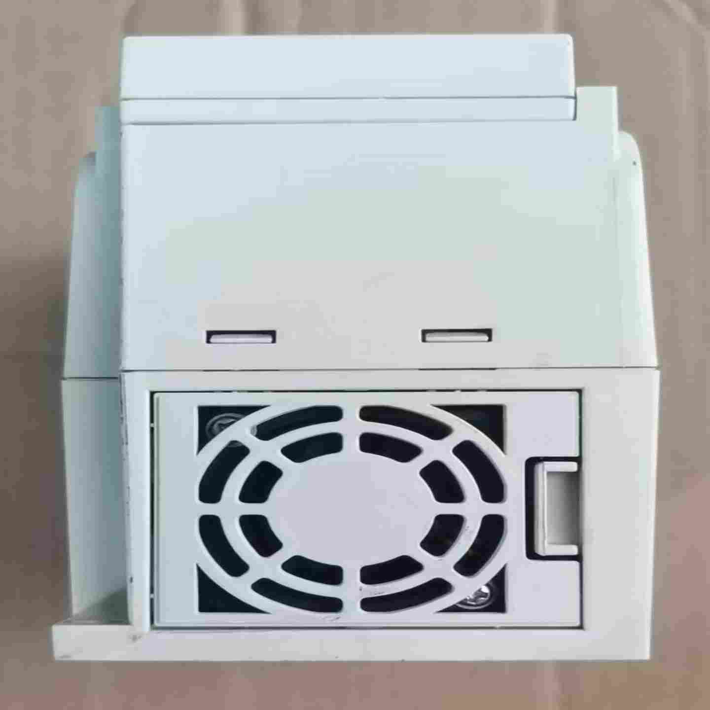 （议价）E300-2S0004B四方220V0.4KW变频器发货