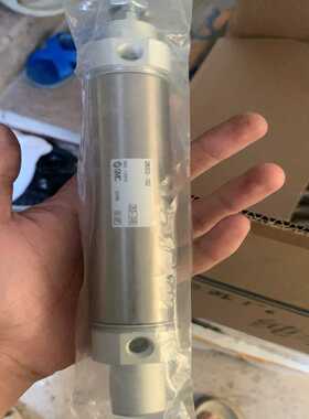 询价全新正品smccm2e32-100z气缸