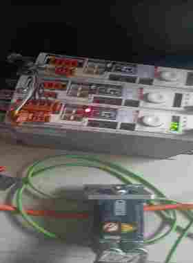 咨询-LXM32AU90M2伺服驱动器功能正常，成色好，型号欢迎