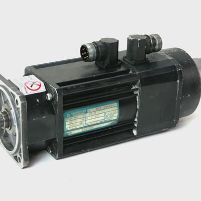 Baumller DS 45M DS45M Servomotor 072kW 3000rpm  ifm RU3100 D