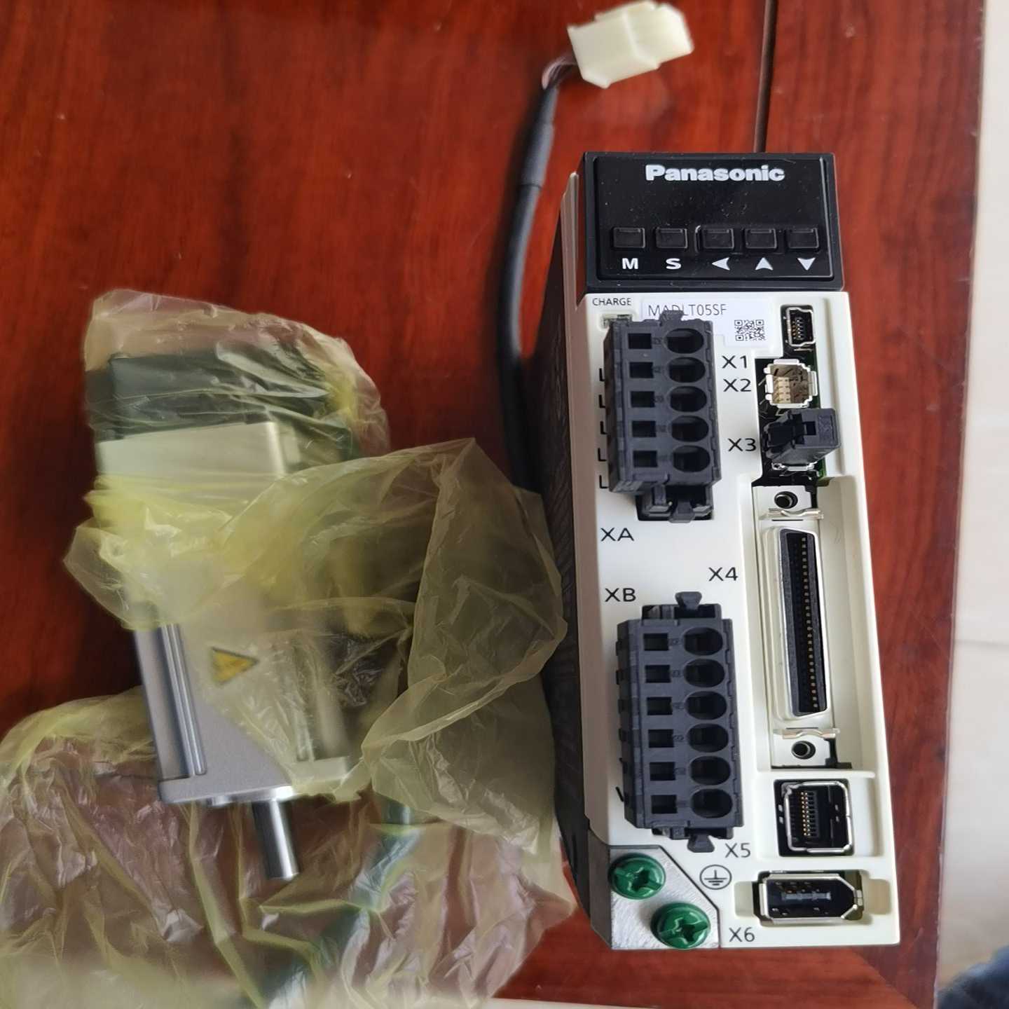 全新工程剩下MADLT05SF，松下a6伺服驱动器100w十--议价商品