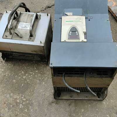 议价施变频器V61114拆机110千瓦。不