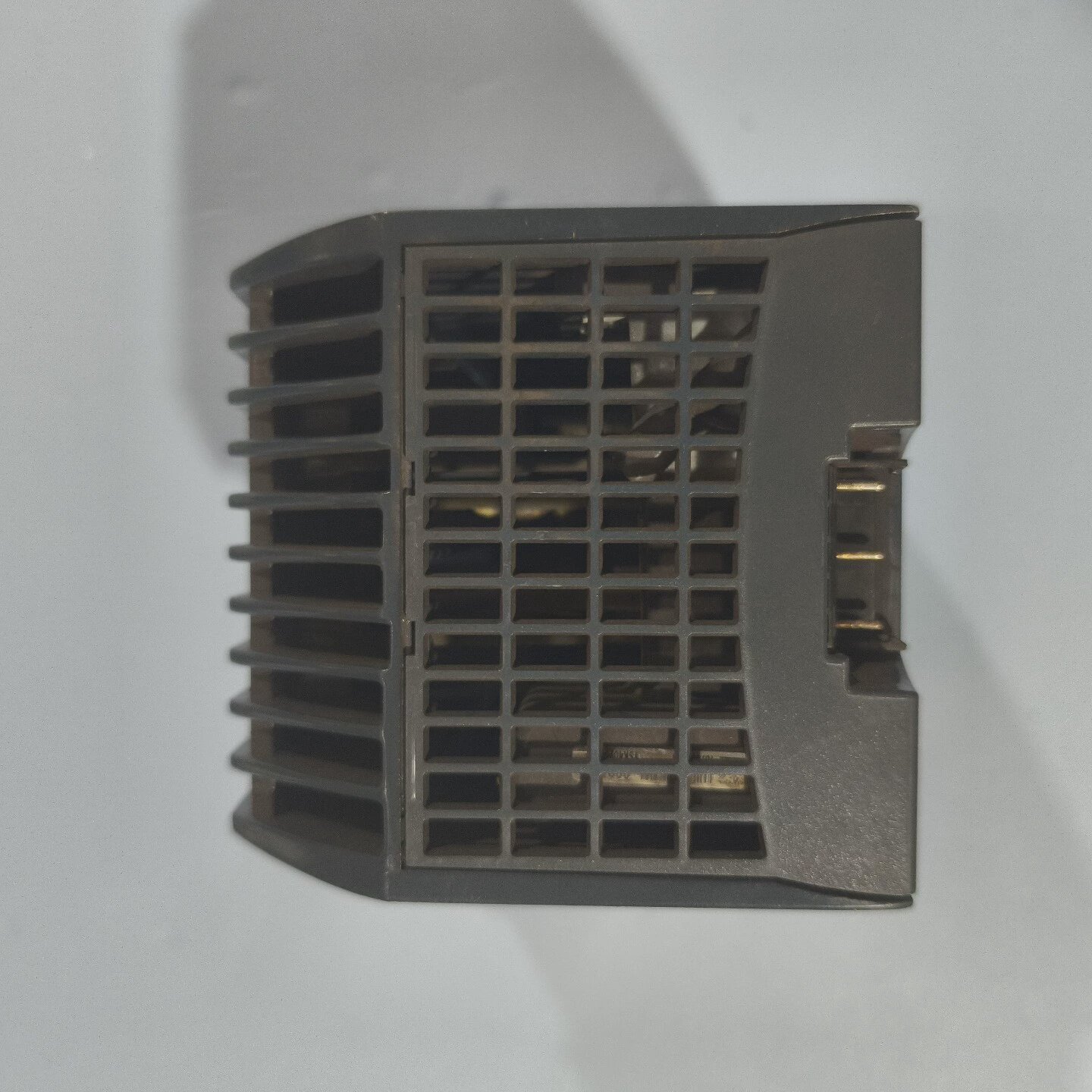 GE电源8913-PS-AC,实物图成色还不错,没有端子,标--议价商品