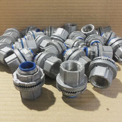 New Lot of 25 Thomas  Betts H050A 12 Hub Aluminum